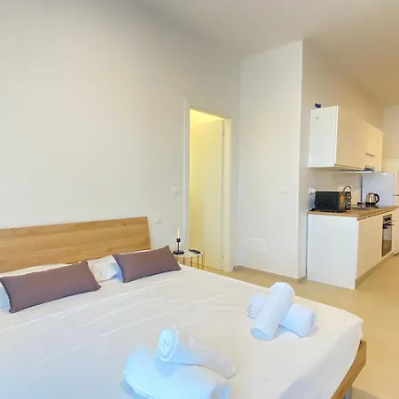Appartement Emilia 2 *